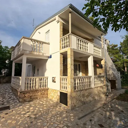 Apartments Lana - 30 M From The Sea