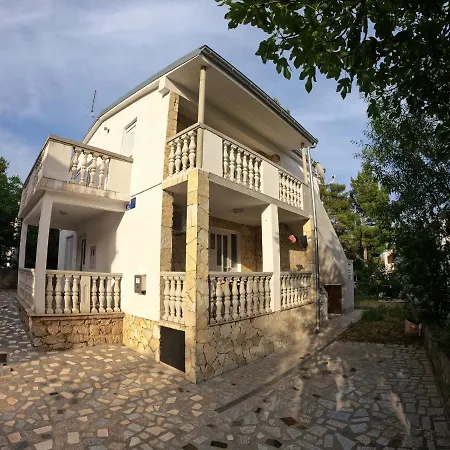 Apartment Apartments Lana - 30 M From The Sea *