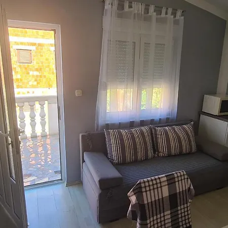 Apartments Lana - 30 M From The Sea Seline