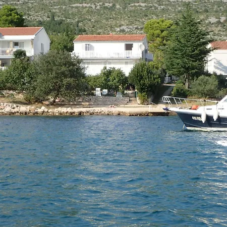 Apartment Apartments Lana - 30 M From The Sea Seline