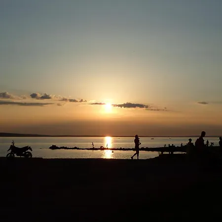 Lana - 30 M From The Sea Apartamento *