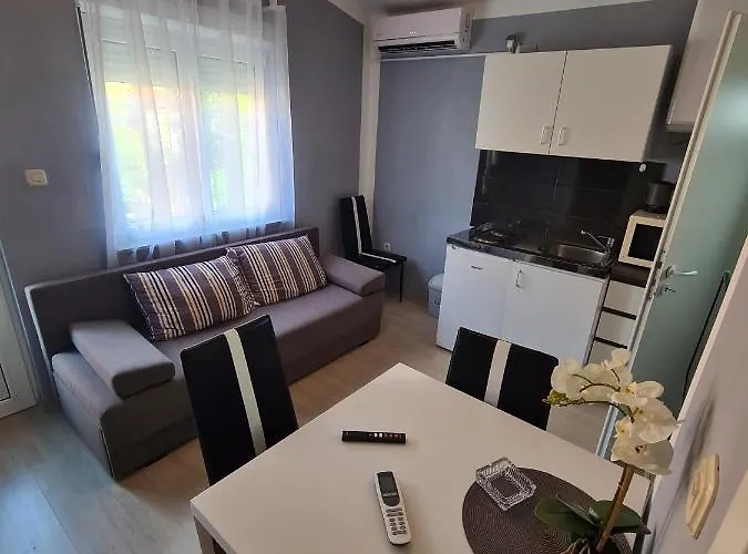 شقة Lana - 30 M From The Sea سيلين