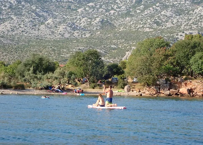 Lana - 30 M From The Sea Apartament Seline