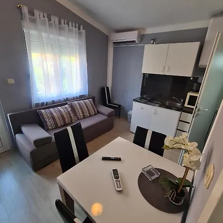 Apartmán Lana - 30 M From The Sea Seline